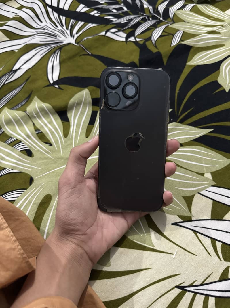 Apple iPhone 15 Pro Max 2