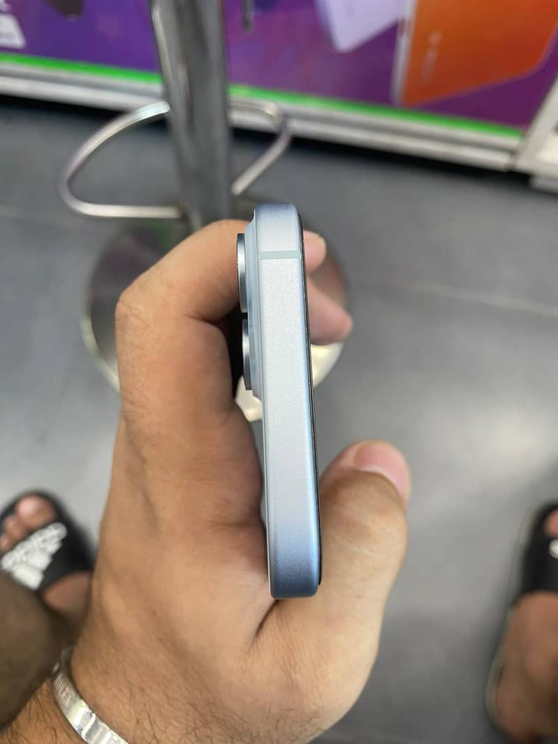Apple iPhone 15 2
