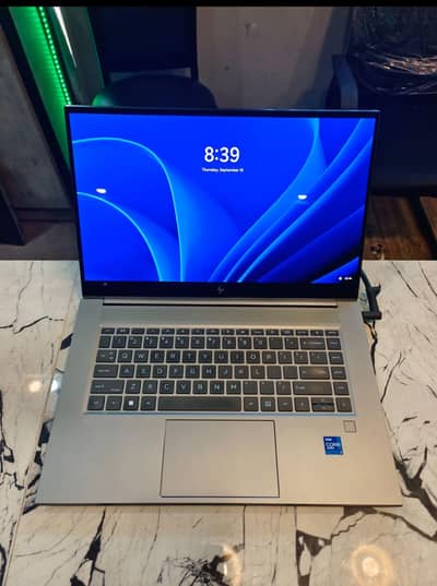 HP Zbook studio G8 4k Oled touch Display