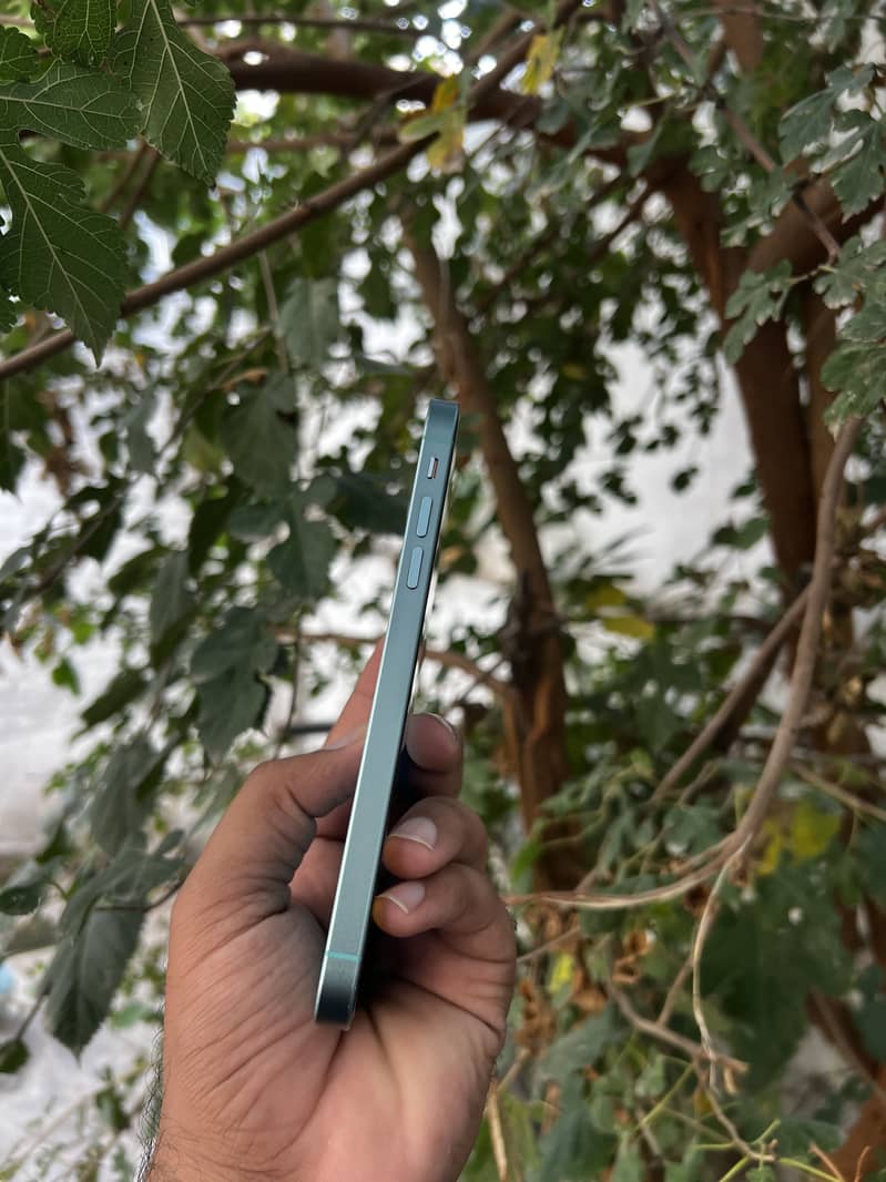 Apple iPhone XR 4