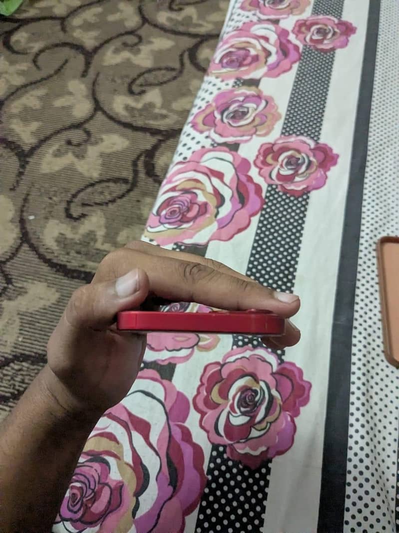 Apple iPhone 13 2