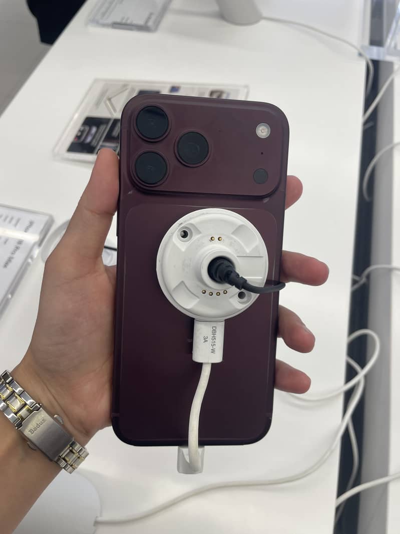 Apple iPhone 18 Pro Max 4