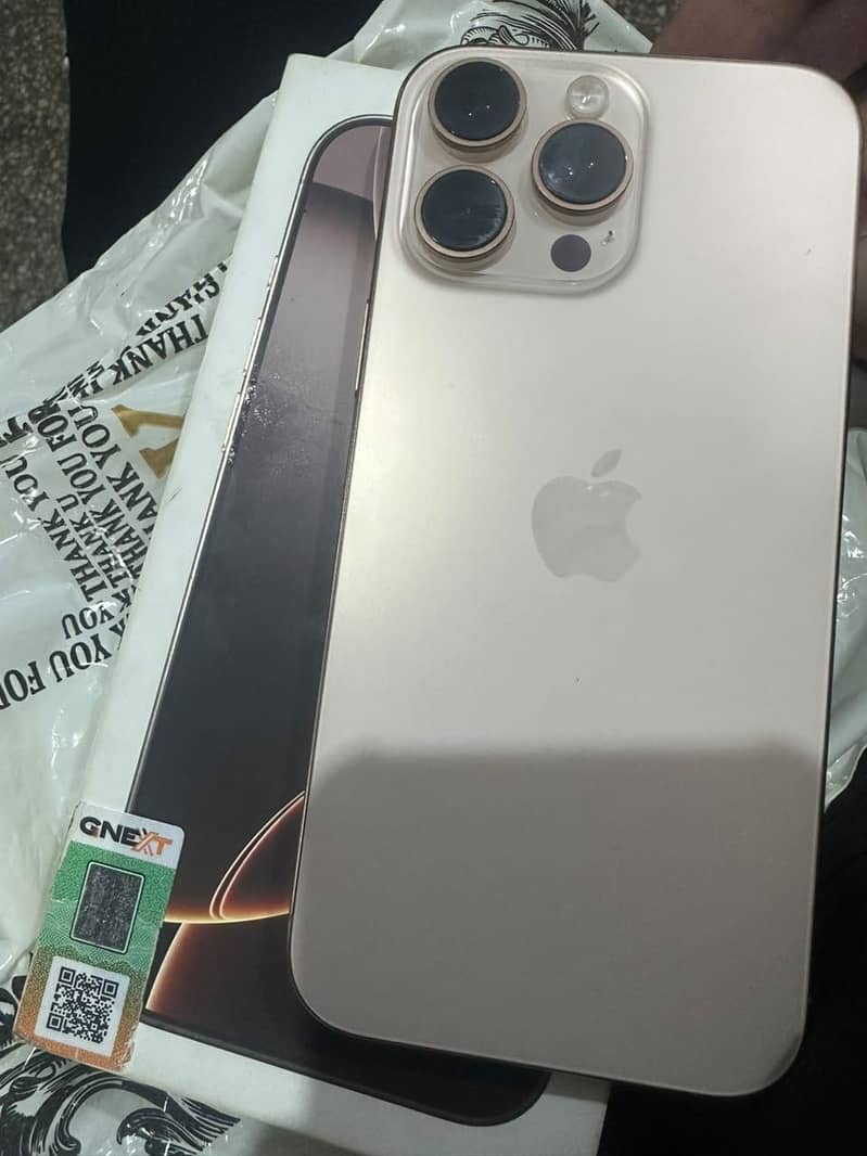 Apple iPhone 16 Pro Max 0