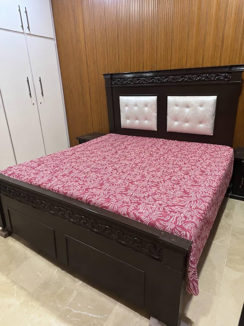 brown bed 0