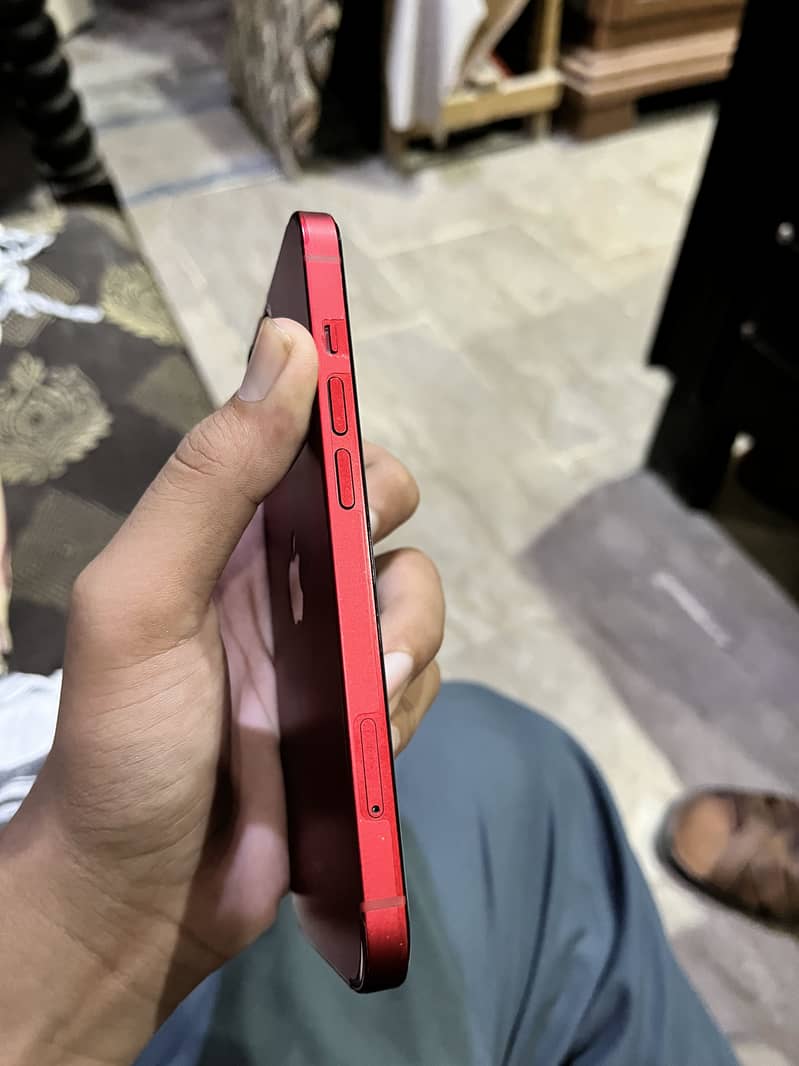 Apple iPhone 13 7
