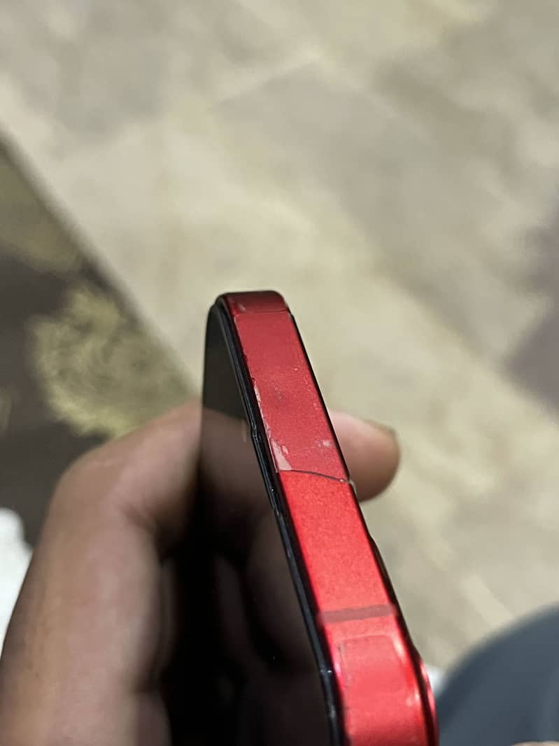 Apple iPhone 13 8