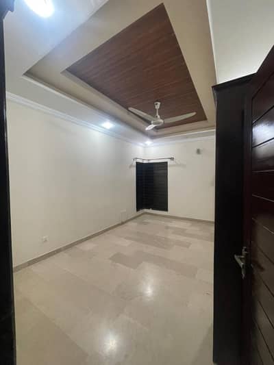 14 marla lower ground available office use