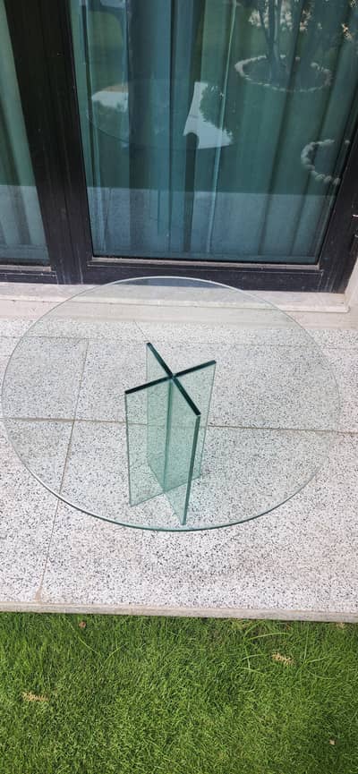 Send a table 31"×31"