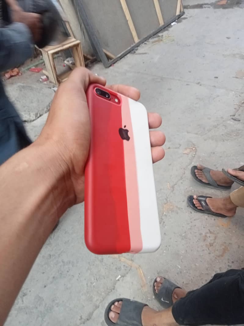 Apple iPhone 7 Plus 3