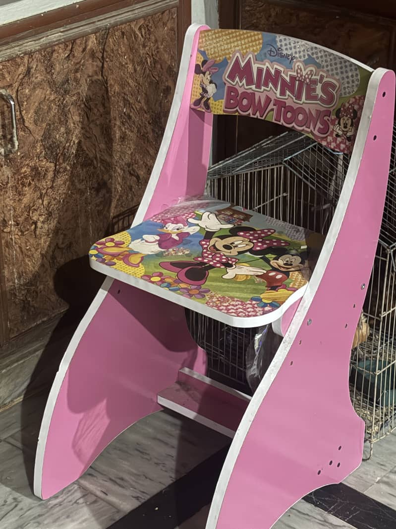 Kids study table 0
