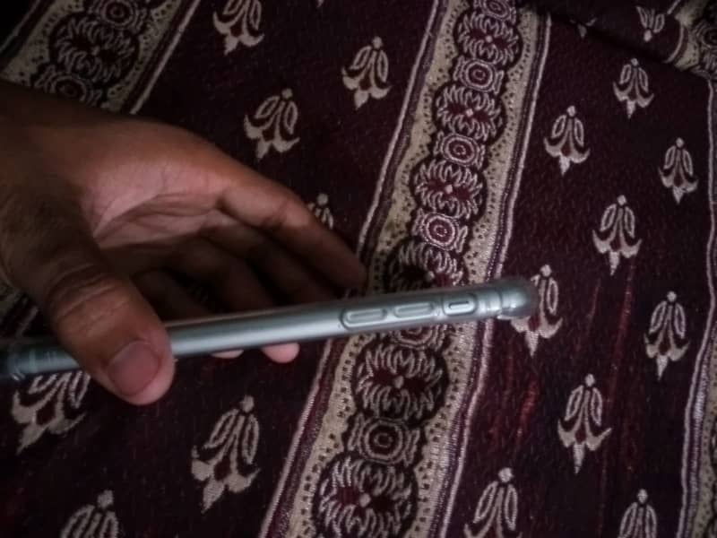 Apple iPhone 11 4