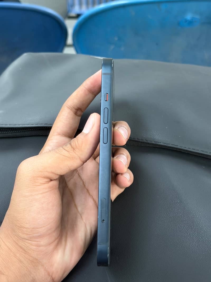 Apple iPhone 13 1