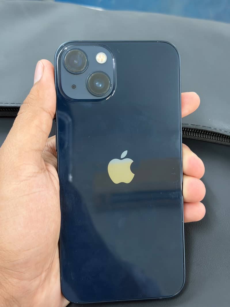 Apple iPhone 13 4