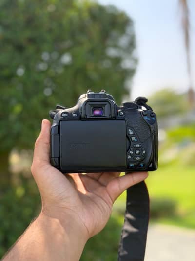 Canon Canon 700D + 18-55mm STM | 650D Ki Price Mein 700D