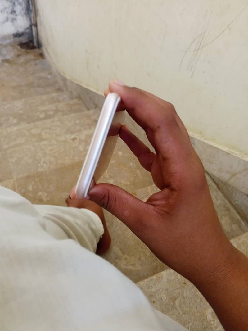 Apple iPhone 7 6