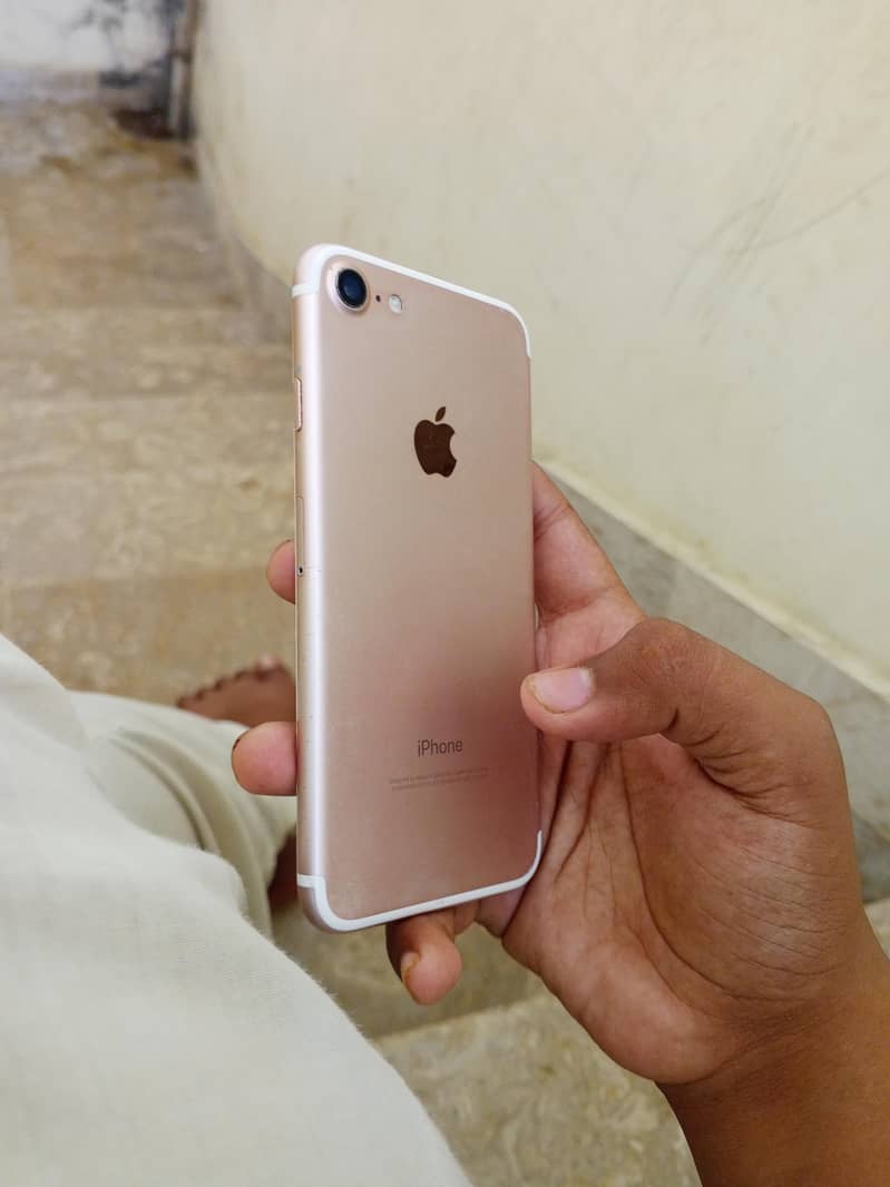 Apple iPhone 7 7