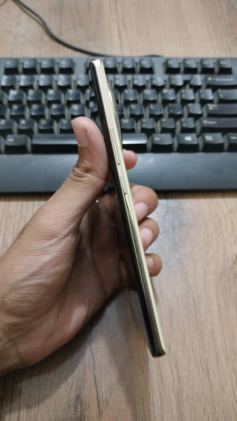 Tecno CAMON 30S 1