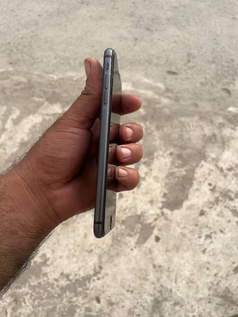 Apple iPhone 8 Plus 5