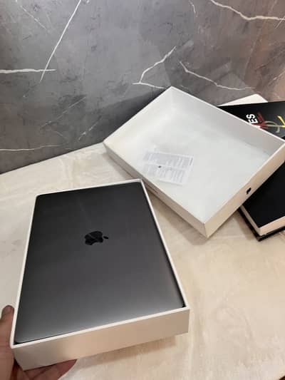 MacBook Air late 2020 core i3
