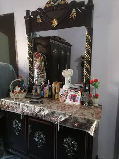dressing table