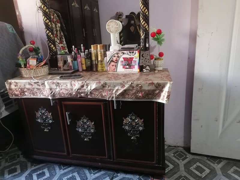 dressing table 1