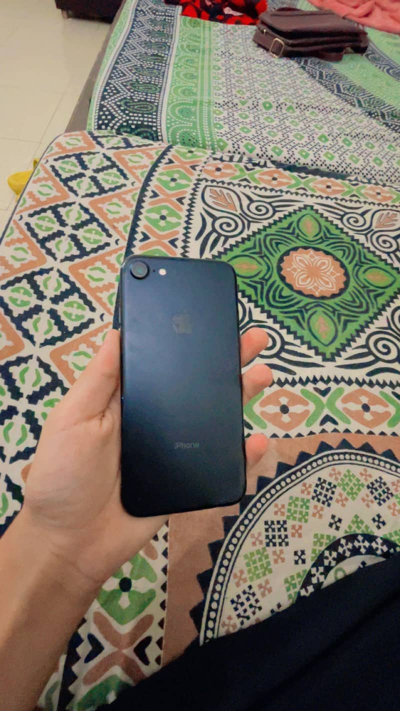 Apple iPhone 7 1