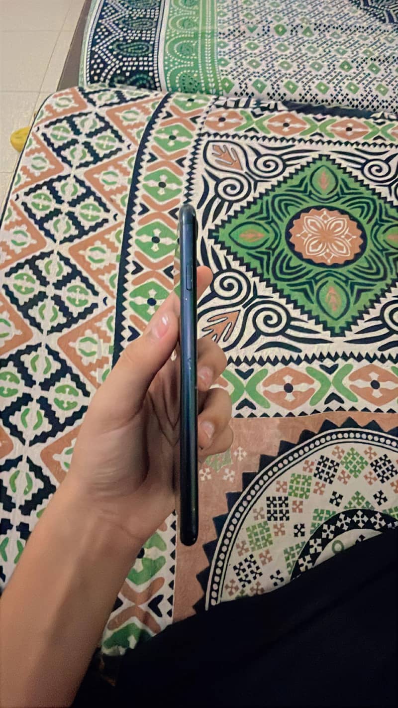 Apple iPhone 7 2