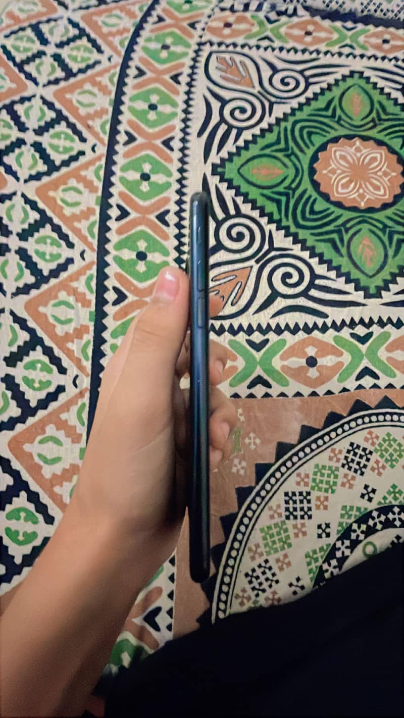 Apple iPhone 7 3