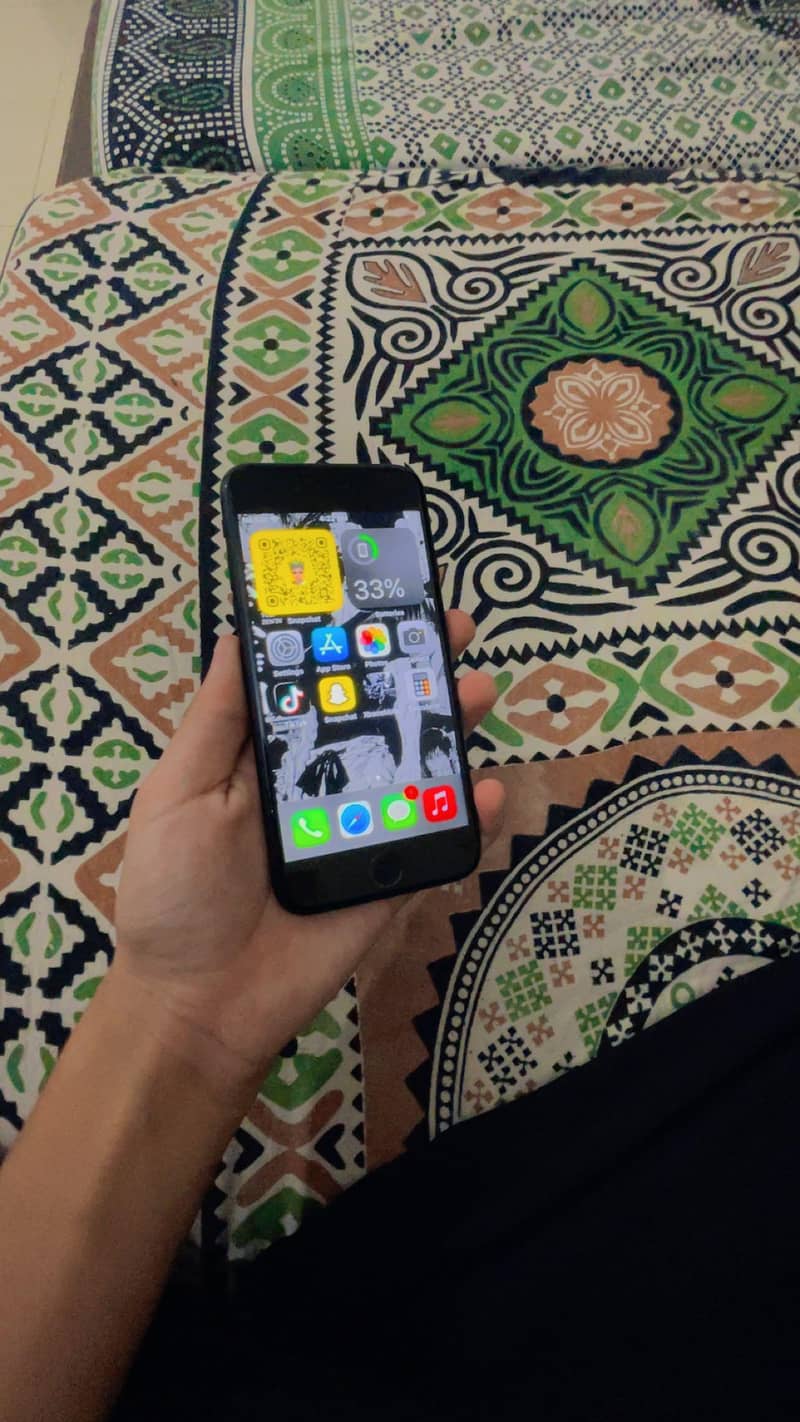 Apple iPhone 7 7