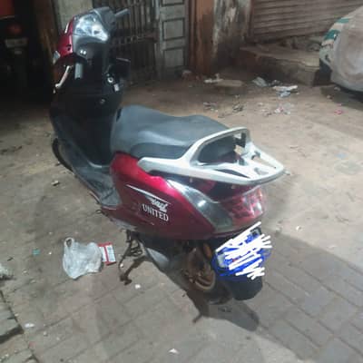 United scooty 100cc | First Owner | Very low mileage | 10/10