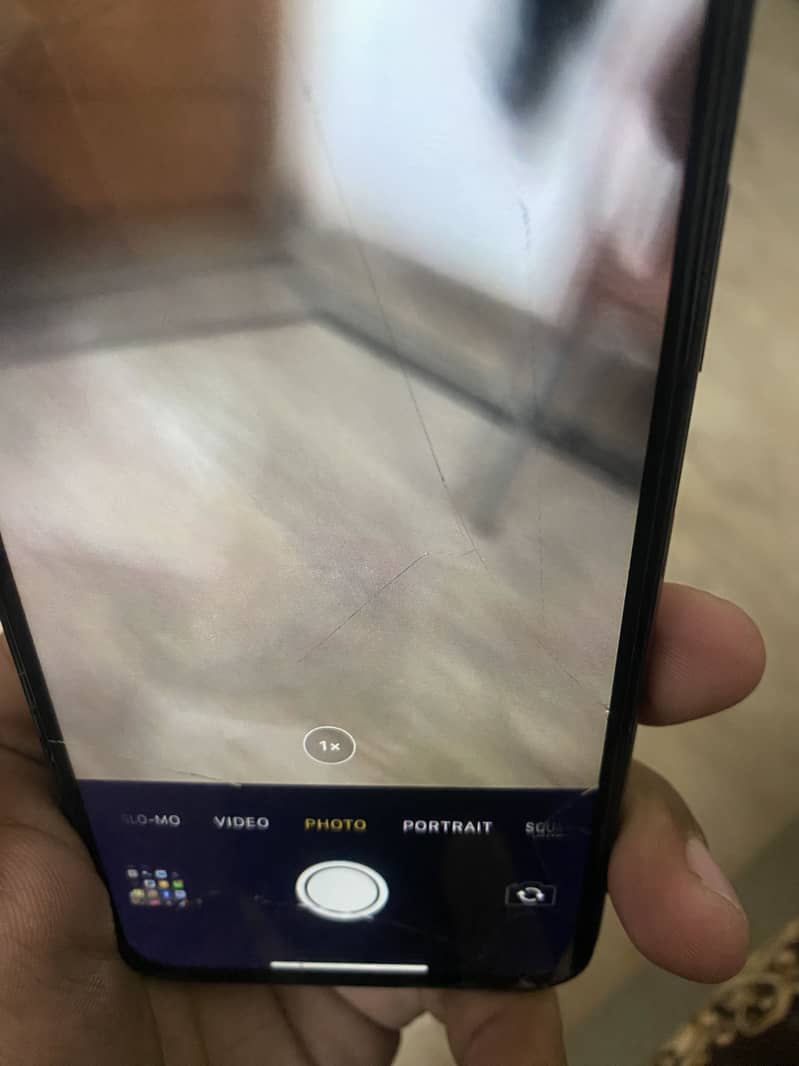 Apple iPhone X 3