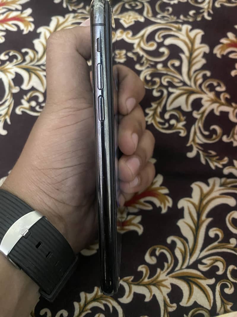 Apple iPhone X 6