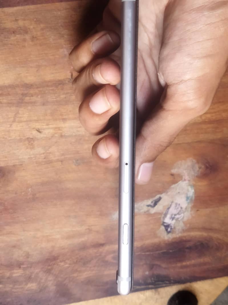 Apple iPhone 6S Plus 2