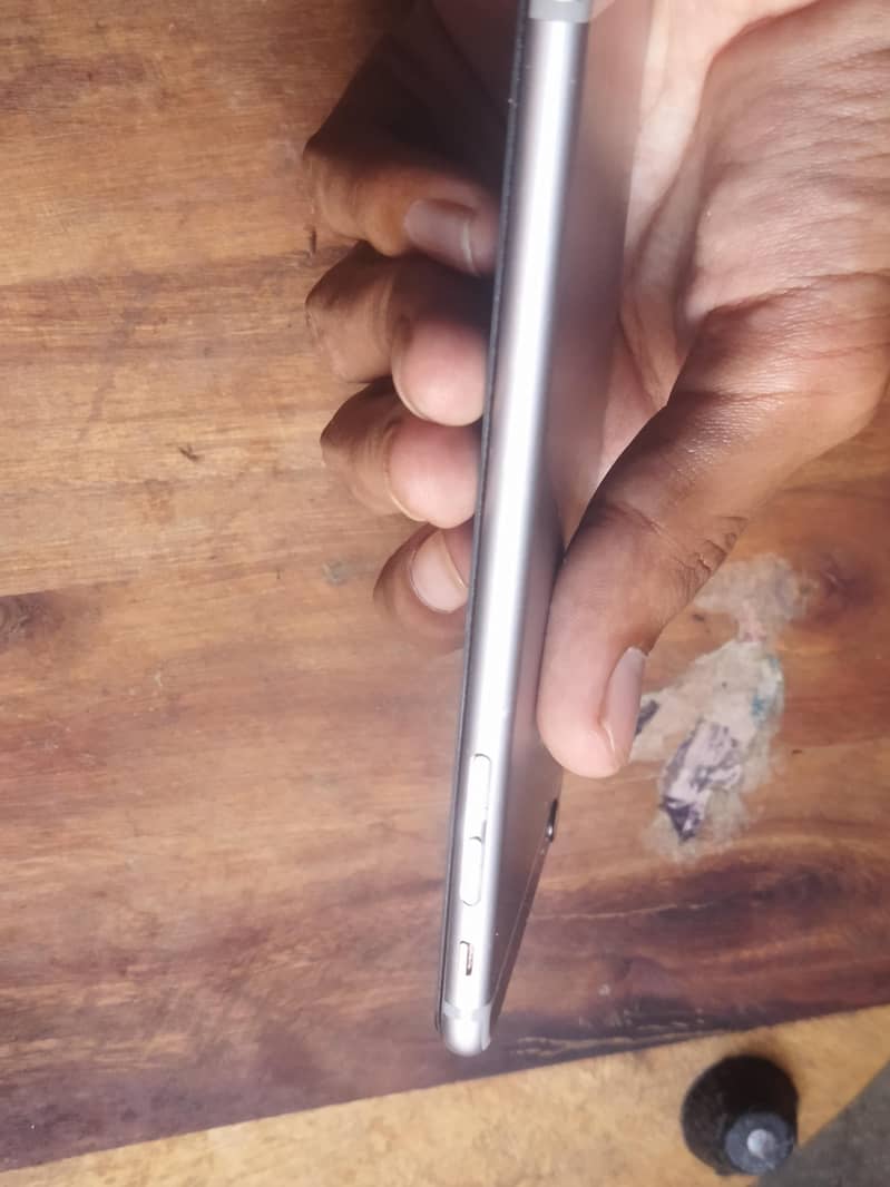 Apple iPhone 6S Plus 3