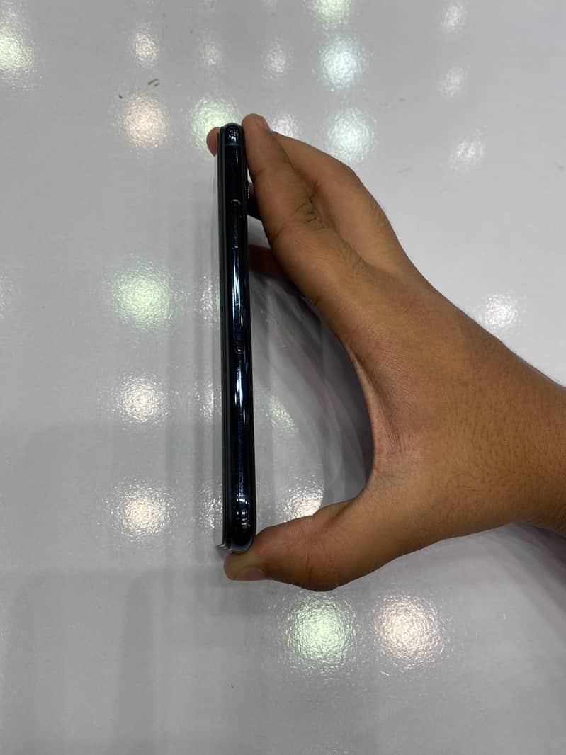 Apple iPhone 11 Pro 4