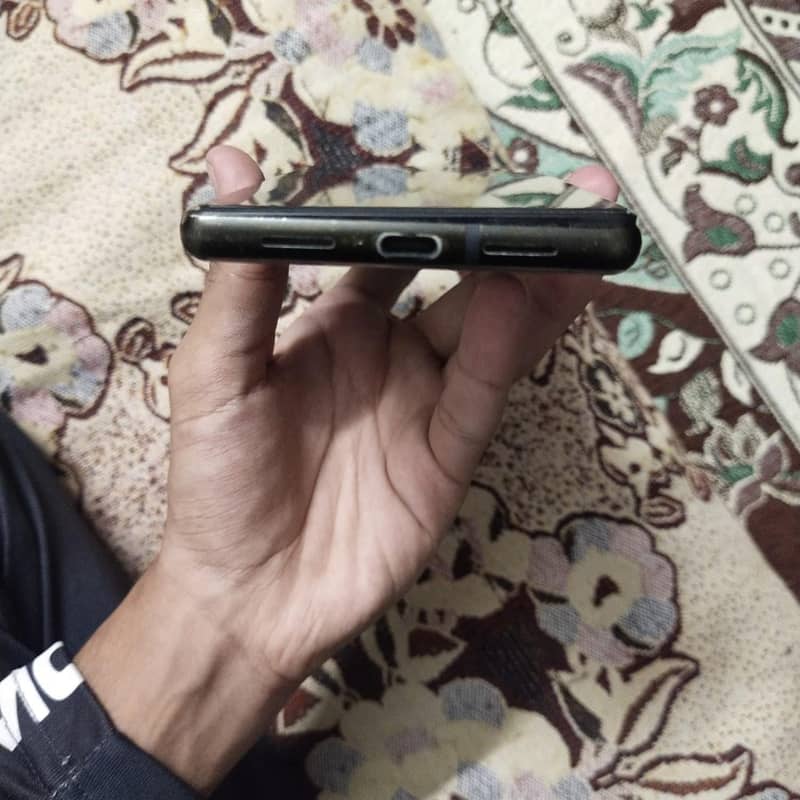Google Pixel 6 4