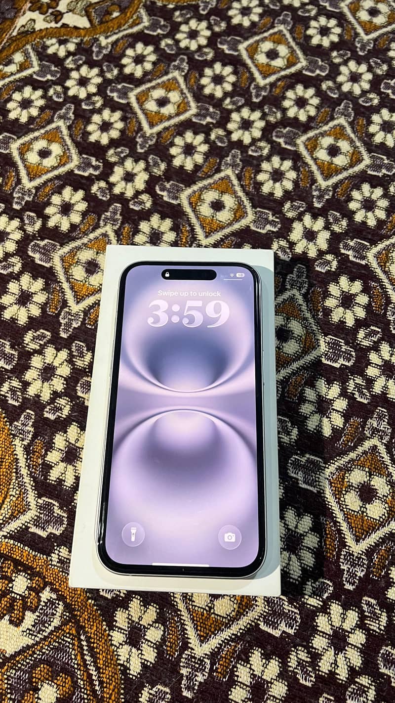 Apple iPhone 16 1