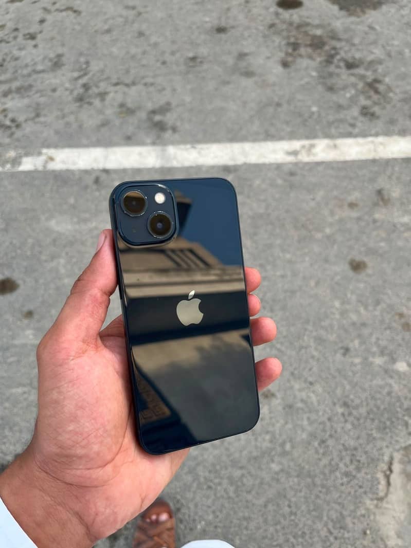 Apple iPhone 13 4