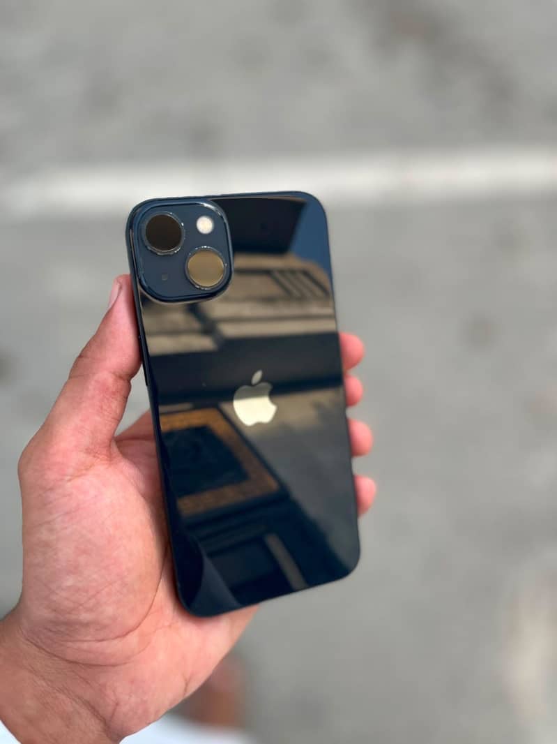 Apple iPhone 13 5