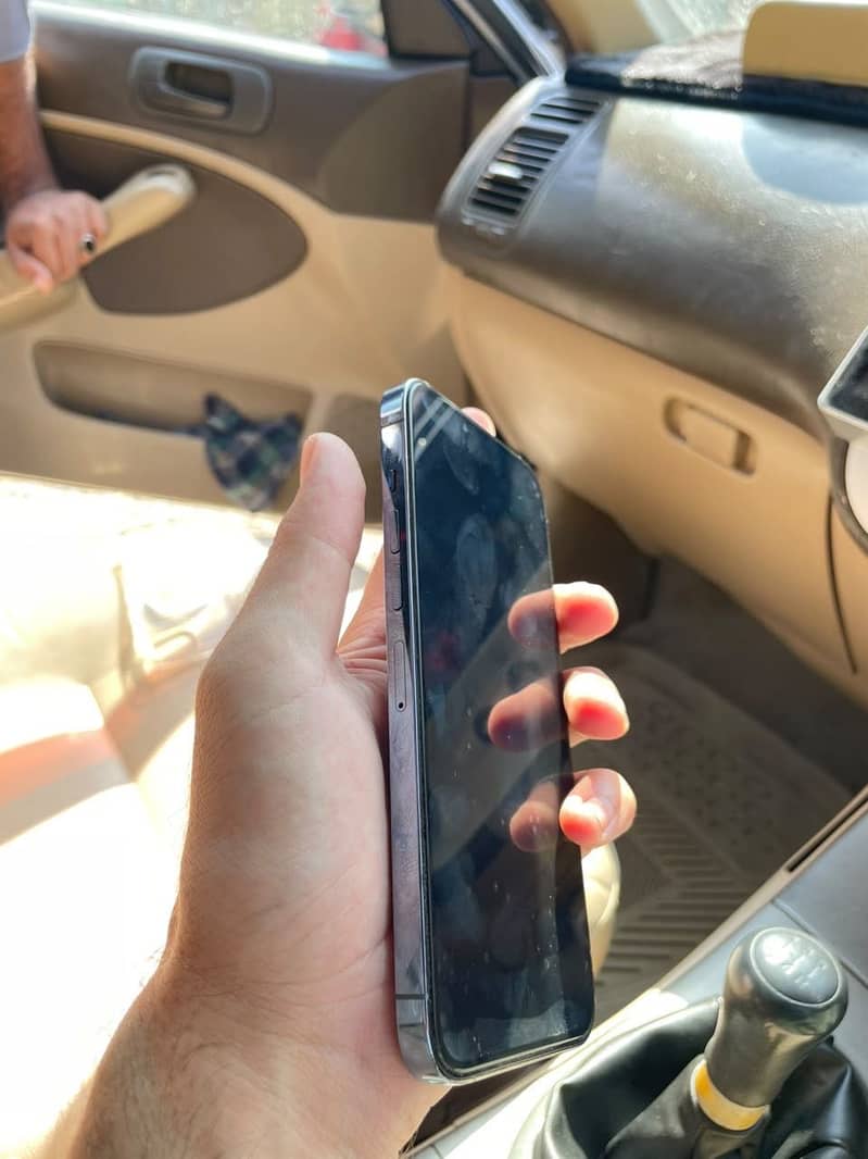 Apple iPhone 13 Pro Max 3
