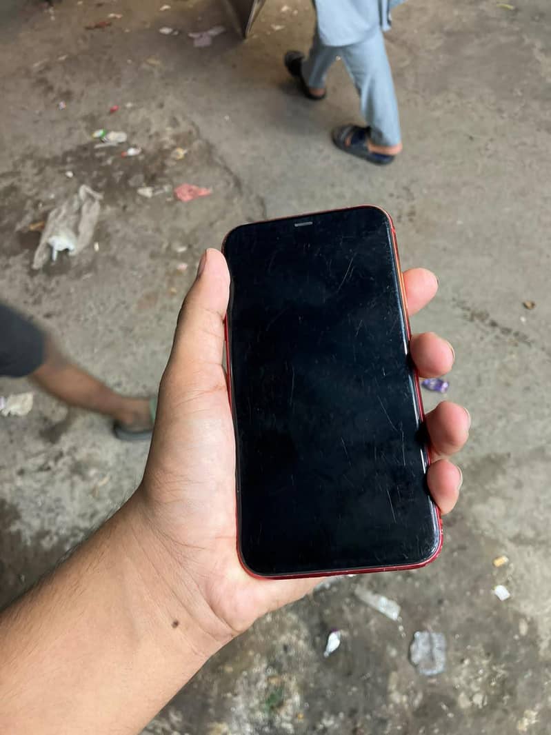 iPhone 11 4
