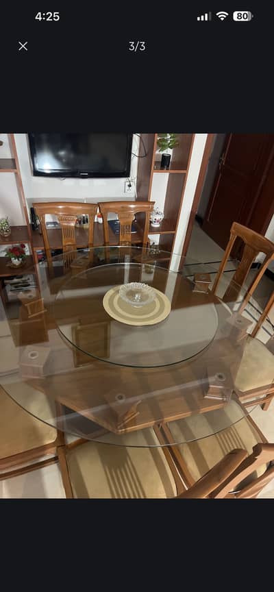 Moving dining table