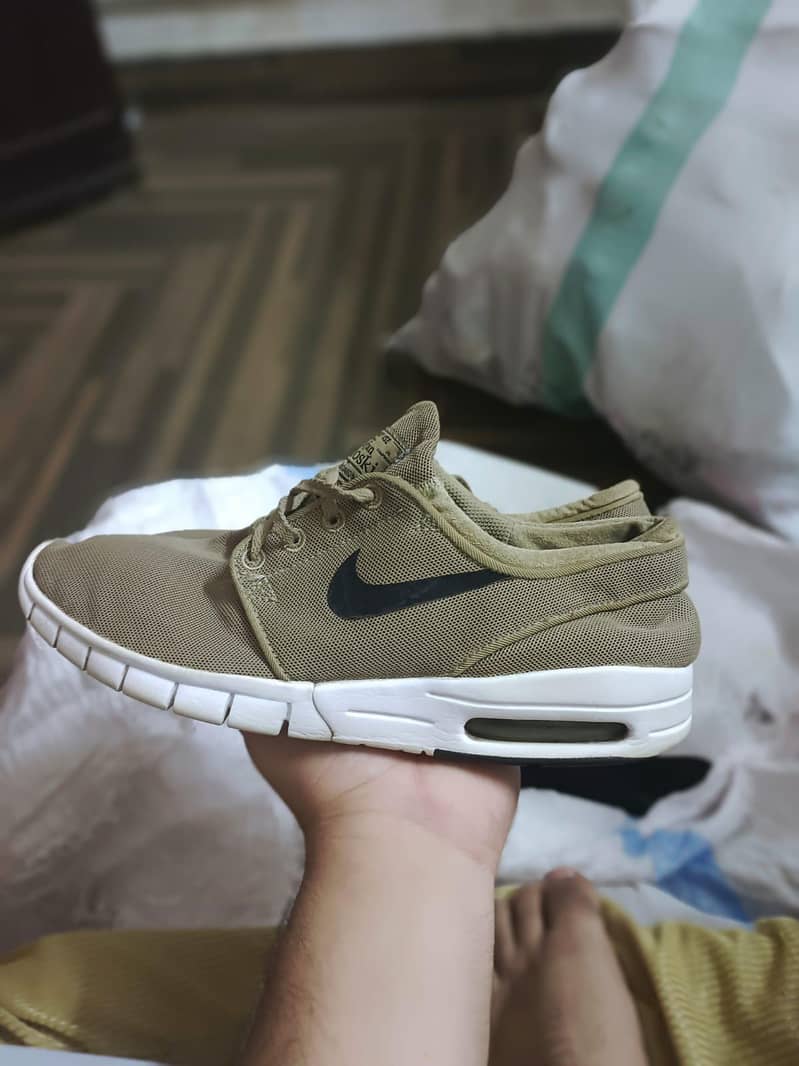 Premium Kicks 4