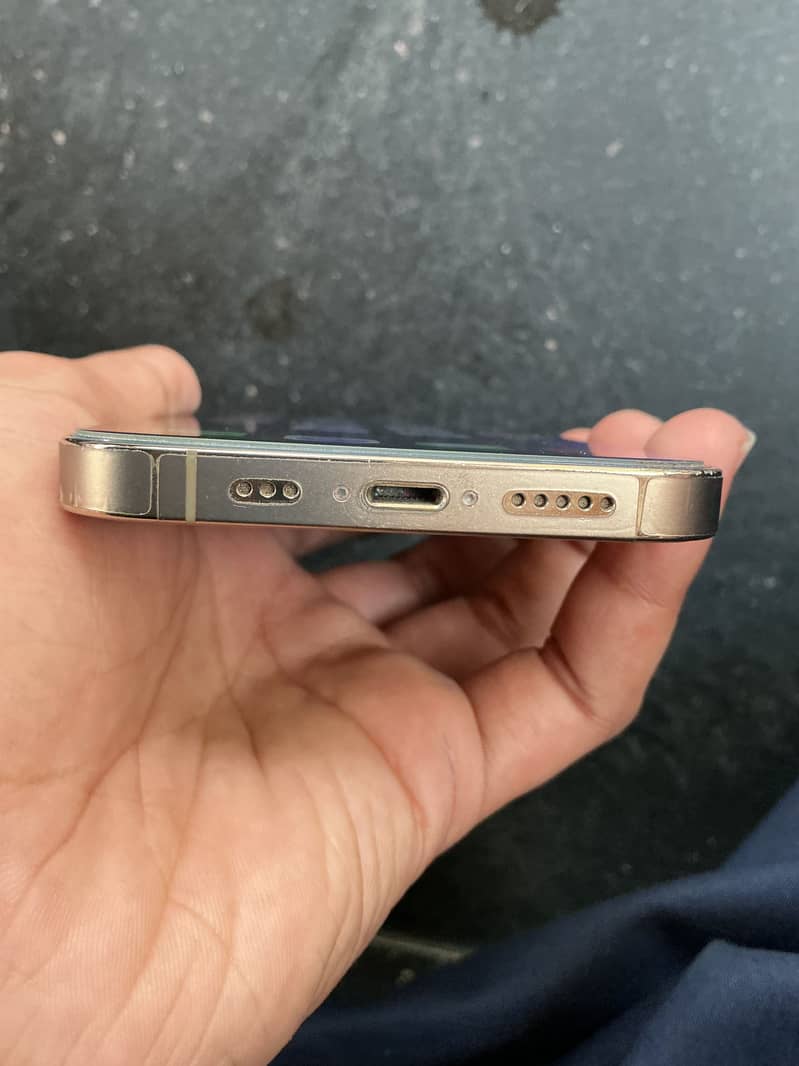 Apple iPhone 13 Pro 1