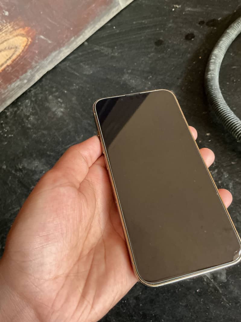 Apple iPhone 13 Pro 3
