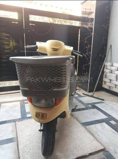 Japanese scooty petrol