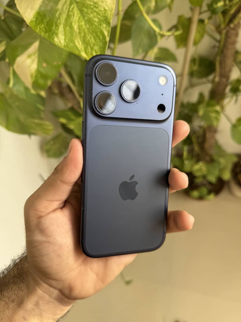 Apple iPhone 17 Pro 0