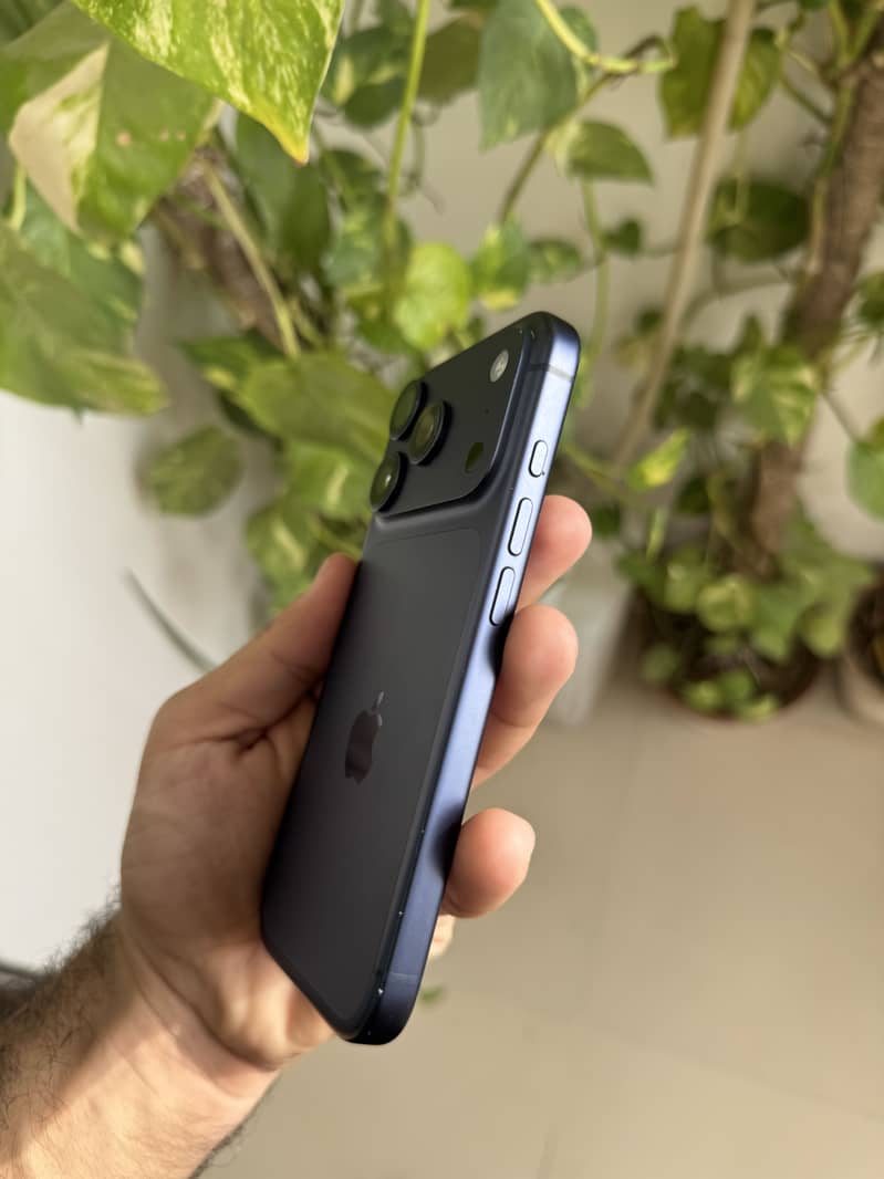Apple iPhone 17 Pro 4