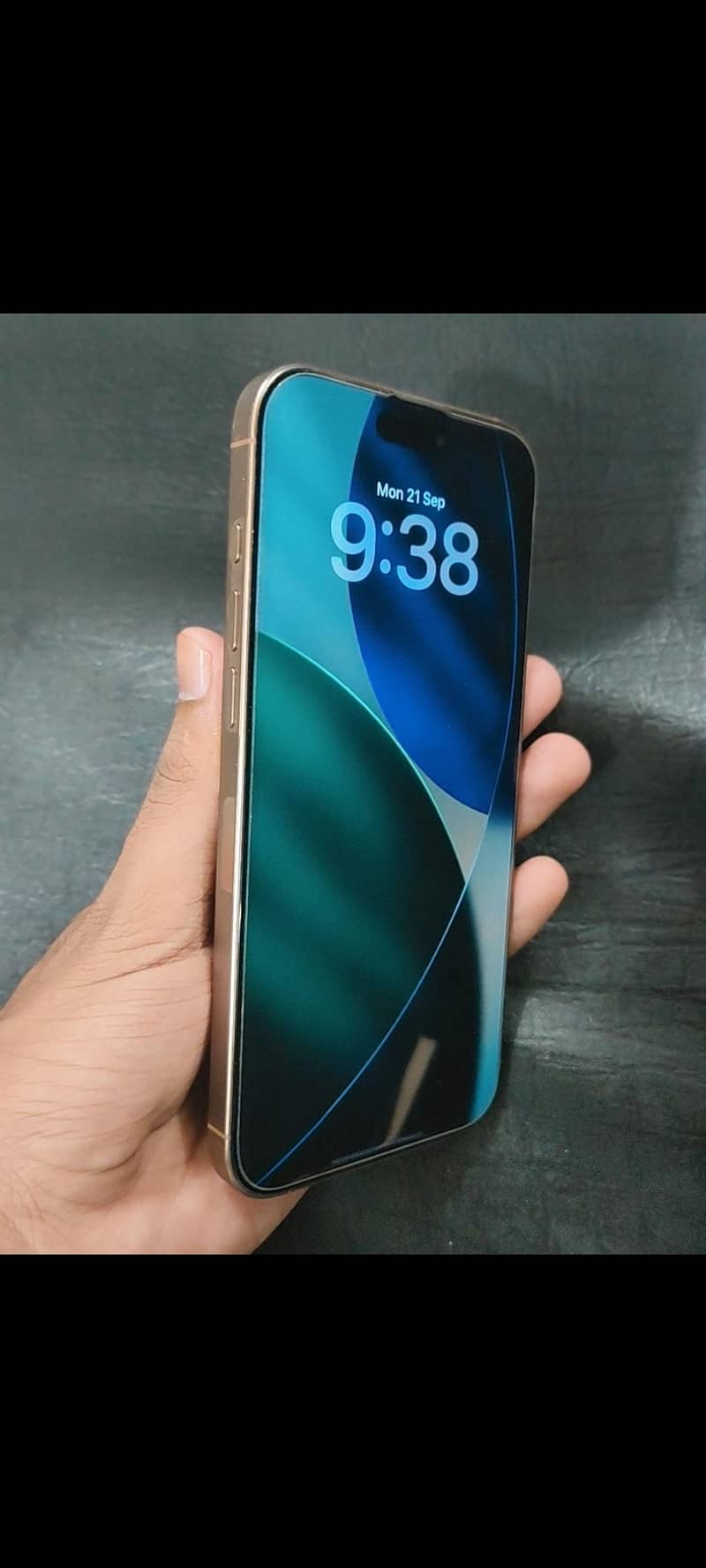 Apple iPhone 16 Pro Max 1