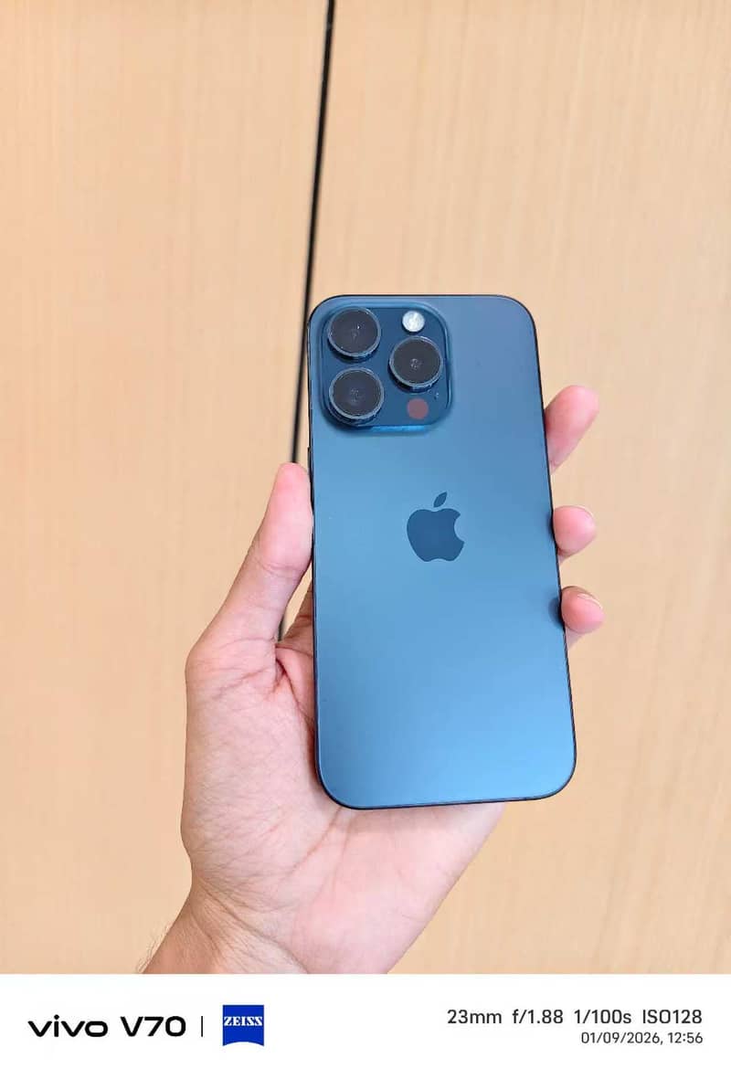 Apple iPhone 15 Pro 0